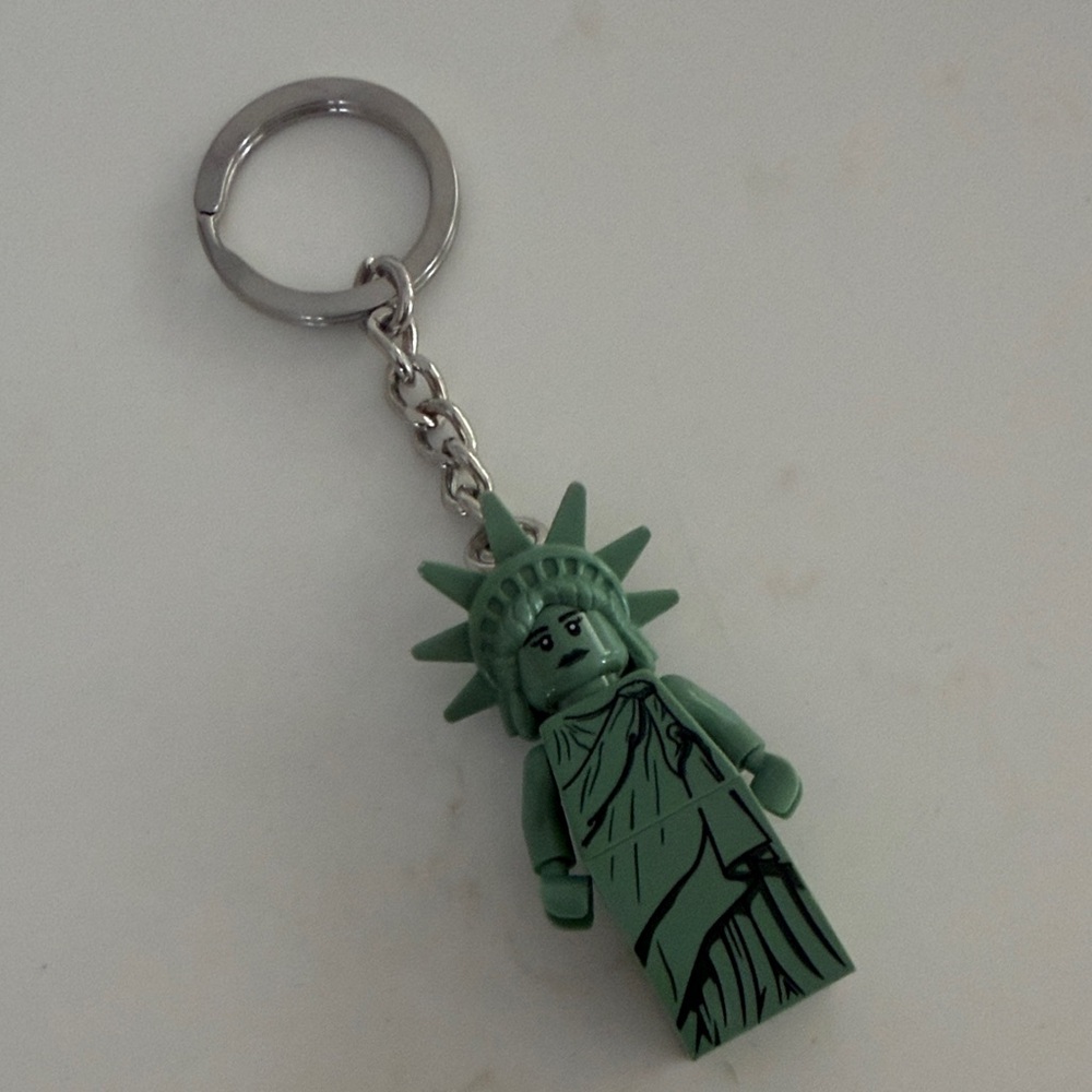 4/$10 Statue of Liberty Lego Keychain